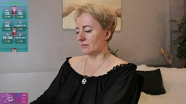 Snapshot of Nika_Smit chatting on 12.25.24 Nika Smit online show from 12.25.24