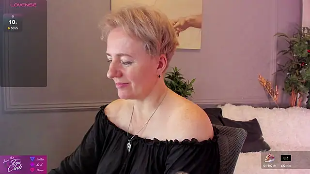 Snapshot of Nika_Smit chatting on 01.04.25 Nika Smit online show from 01.04.25