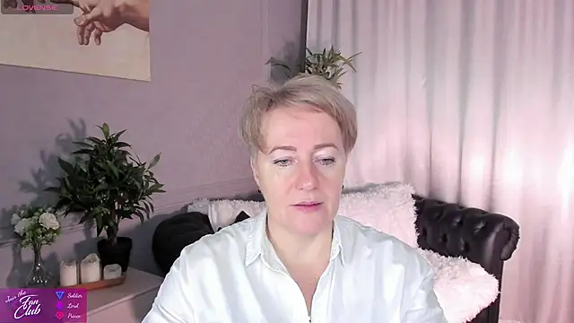 Snapshot of Nika_Smit chatting on 01.05.25 Nika Smit online show from 01.05.25