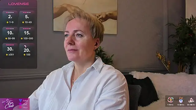 Snapshot of Nika_Smit chatting on 01.10.25 Nika Smit online show from 01.10.25