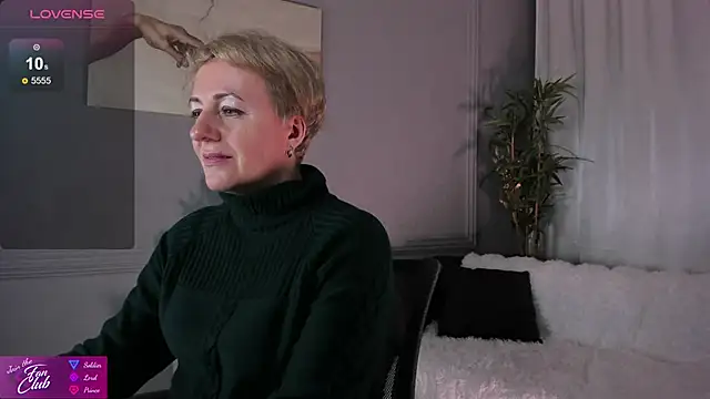 Snapshot of Nika_Smit chatting on 01.25.25 Nika Smit online show from 01.25.25