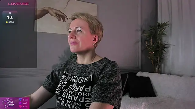 Snapshot of Nika_Smit chatting on 01.25.25 Nika Smit online show from 01.25.25