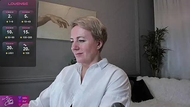 Snapshot of Nika_Smit chatting on 02.02.25 Nika Smit online show from 02.02.25