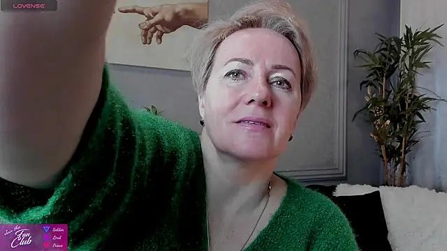 Snapshot of Nika_Smit chatting on 02.07.25 Nika Smit online show from 02.07.25