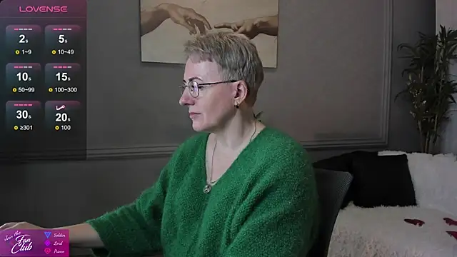 Snapshot of Nika_Smit chatting on 02.15.25 Nika Smit online show from 02.15.25