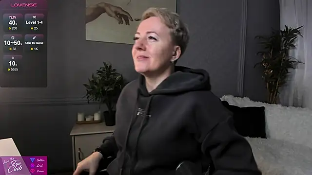 Snapshot of Nika_Smit chatting on 03.03.25 Nika Smit online show from 03.03.25