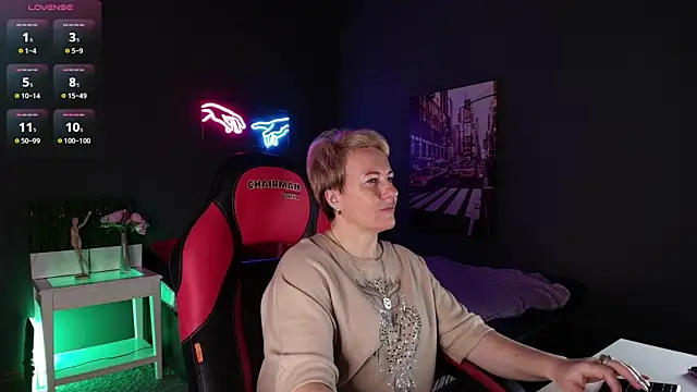 Snapshot of Nika_Smit chatting on 10.03.25 Nika Smit online show from 10.03.25