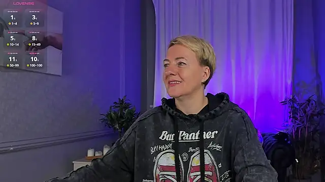 Snapshot of Nika_Smit chatting on 10.23.25 Nika Smit online show from 10.23.25