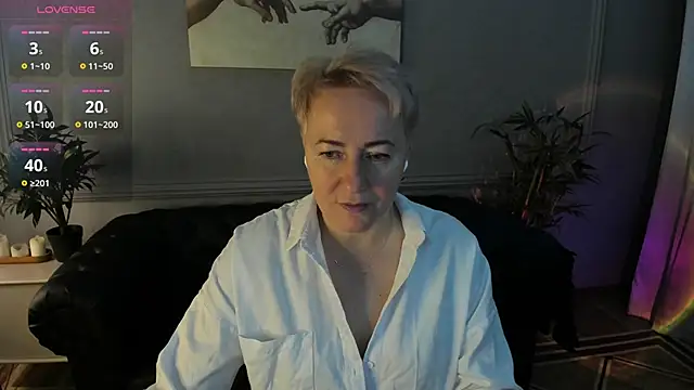 Snapshot of Nika_Smit chatting on 11.15.25 Nika Smit online show from 11.15.25