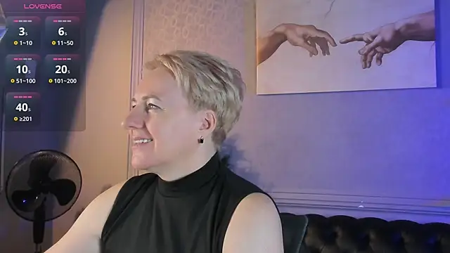 Snapshot of Nika_Smit chatting on 11.28.25 Nika Smit online show from 11.28.25