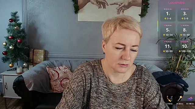 Snapshot of Nika_Smit chatting on 12.20.25 Nika Smit online show from 12.20.25