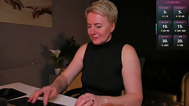 Nika Smit online show from 04.17.26