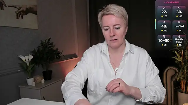 Nika Smit online show from 04.24.26