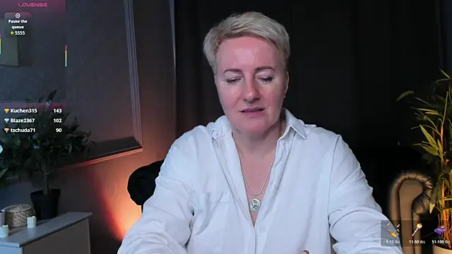 Snapshot of Nika_Smit chatting on 04.25.26 Nika Smit online show from 04.25.26