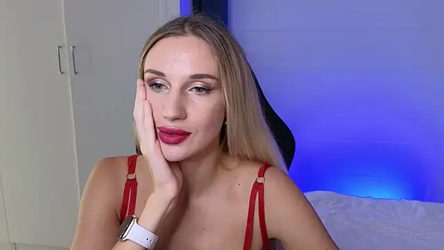 Snapshot of Megan_Kira chatting on 06.27.26 Megan Kira online show from 06.27.26