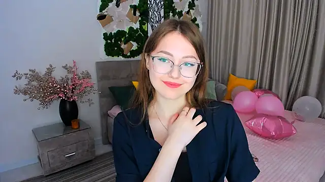 SereneFlame online show from 02.28.25