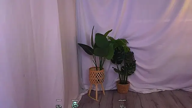 AlisiaSpinnet  online show from 12.19.24