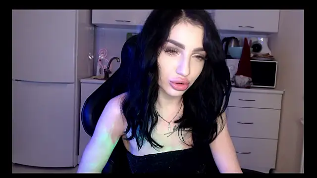 Snapshot of NancyLovee_ chatting on 12.07.24 NancyLovee online show from 12.07.24