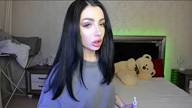 Snapshot of NancyLovee_ chatting on 03.18.25 NancyLovee online show from 03.18.25