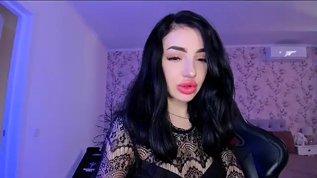 NancyLovee  online show from 06.28.26