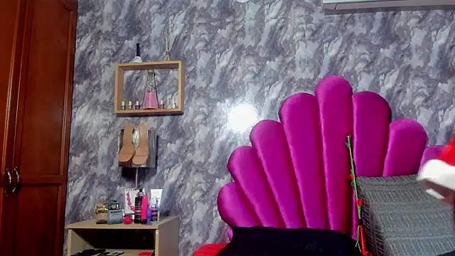 EMMAPARISS online show from 12.17.25