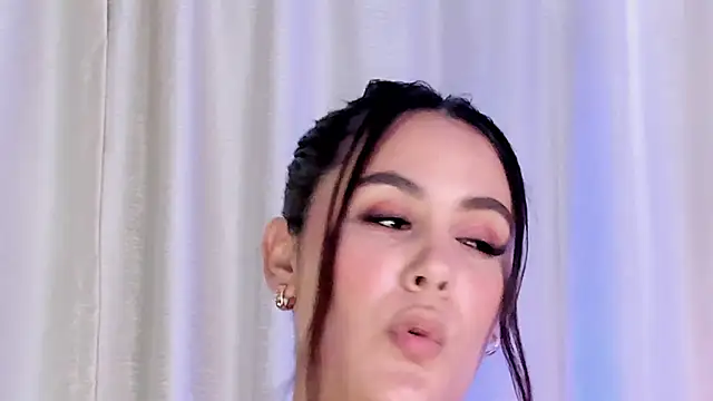 Snapshot of LexyRobert chatting on 01.26.25 LexyRobert online show from 01.26.25