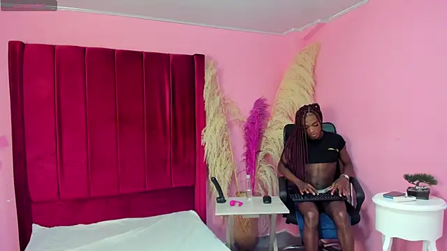 Snapshot of aishasounders chatting on 01.24.25 aishasounders online show from 01.24.25