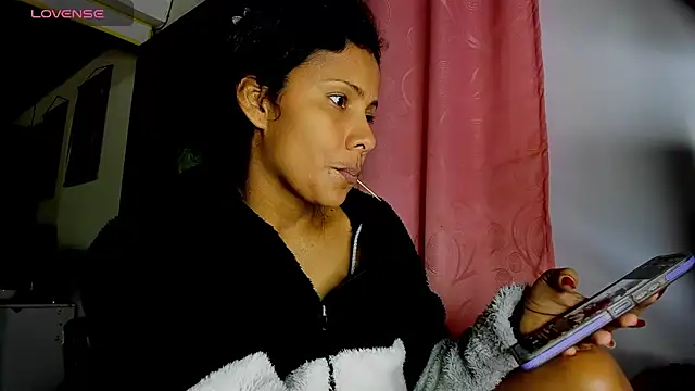 Snapshot of Nenita_Hot_ chatting on 09.17.25 Nenita Hot online show from 09.17.25