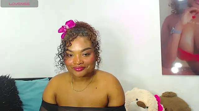 Snapshot of gianna_smith chatting on 02.07.25 gianna smith online show from 02.07.25