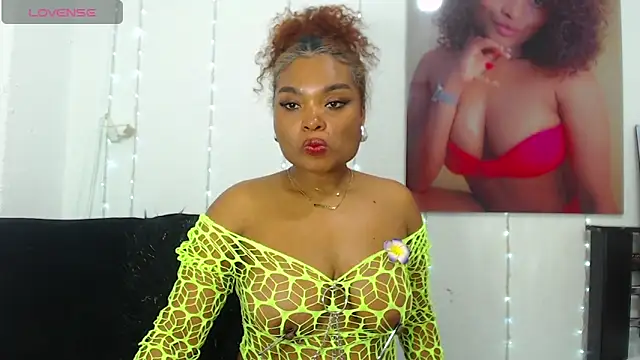Snapshot of gianna_smith chatting on 02.28.25 gianna smith online show from 02.28.25
