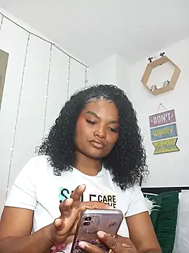 Snapshot of gianna_smith chatting on 10.16.25 gianna smith online show from 10.16.25