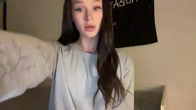 Snapshot of ur_molly chatting on 10.12.25 ur molly online show from 10.12.25