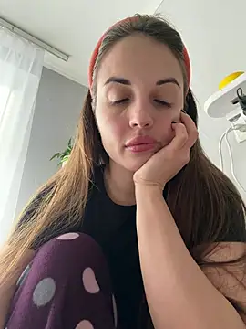 AmiLavs online show from 02.23.26