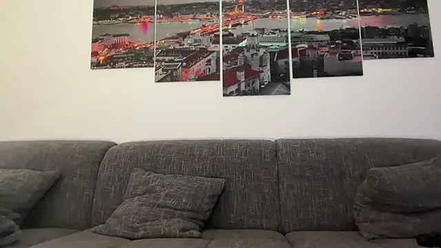 Snapshot of EmilyWi_ chatting on 02.18.25 EmilyWi  online show from 02.18.25