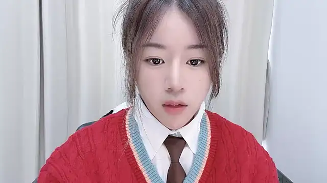 Snapshot of chloe-01 chatting on 12.13.24 chloe-01 online show from 12.13.24