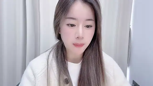 Snapshot of chloe-01 chatting on 12.19.24 chloe-01 online show from 12.19.24