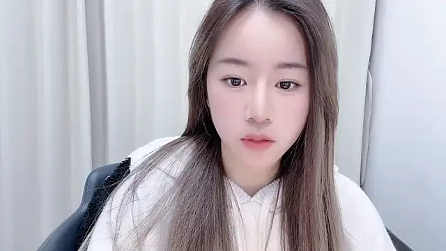 Snapshot of chloe-01 chatting on 12.24.24 chloe-01 online show from 12.24.24