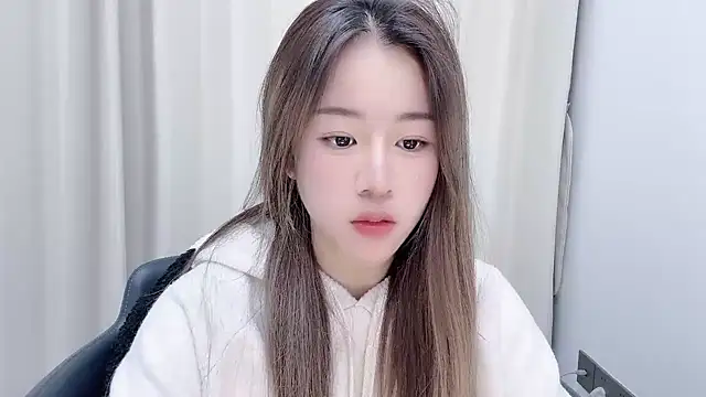 Snapshot of chloe-01 chatting on 12.30.24 chloe-01 online show from 12.30.24