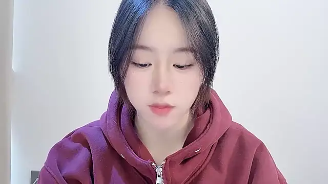 chloe-01 online show from 11.24.25