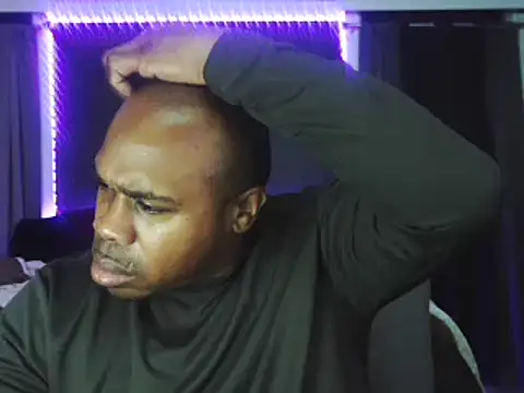 Snapshot of Dcrush17 chatting on 12.19.24 Dcrush17 online show from 12.19.24