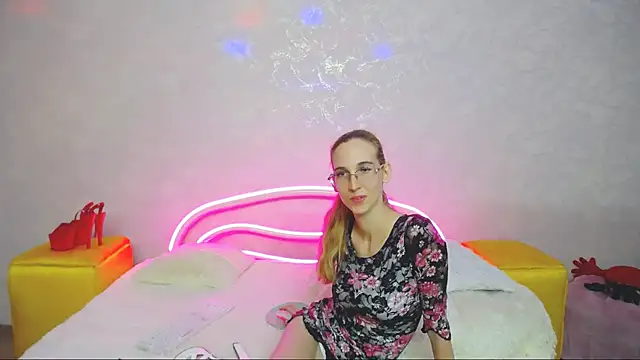 KlaryBrait online show from 12.15.24