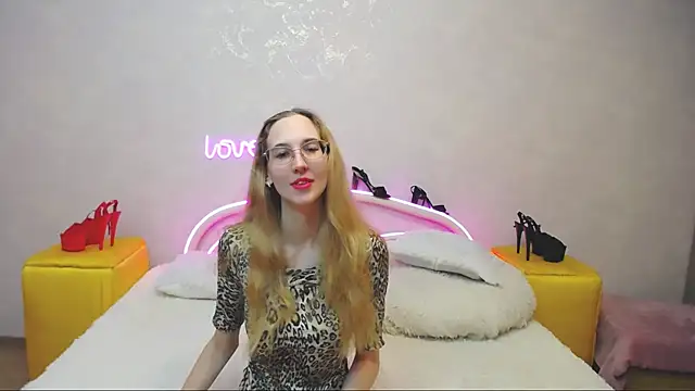 KlaryBrait online show from 03.05.25