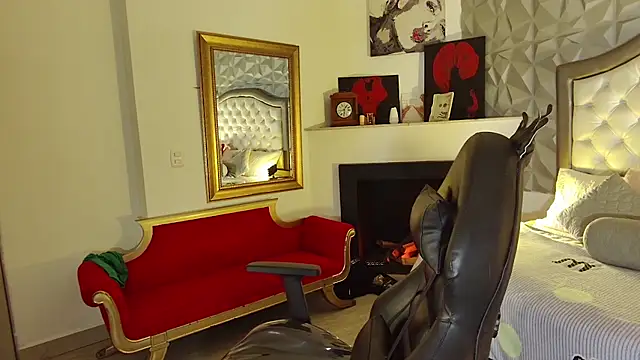 NattashaHotson online show from 12.07.24