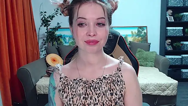 Snapshot of SYKE chatting on 12.02.24 SYKE online show from 12.02.24