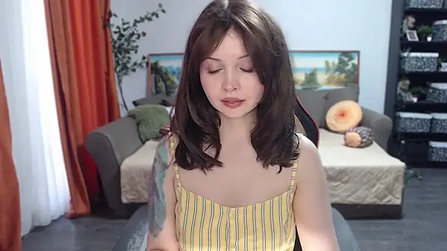 Snapshot of SYKE chatting on 03.14.25 SYKE online show from 03.14.25