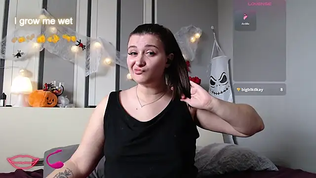 Jadelli online show from 10.15.25