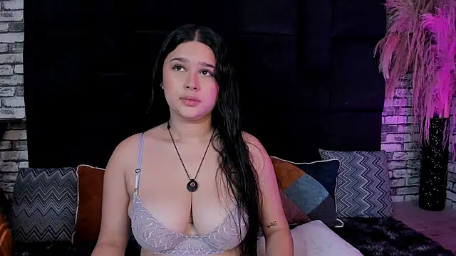 ariadna milano online show from 04.18.26