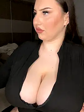 KarinaCelinne online show from 12.02.25