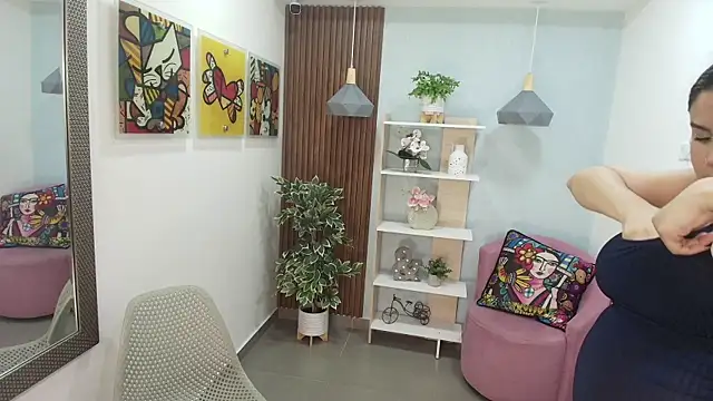 Dalila Sky online show from 12.19.25