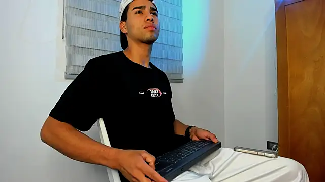 andy 0018 online show from 01.11.25